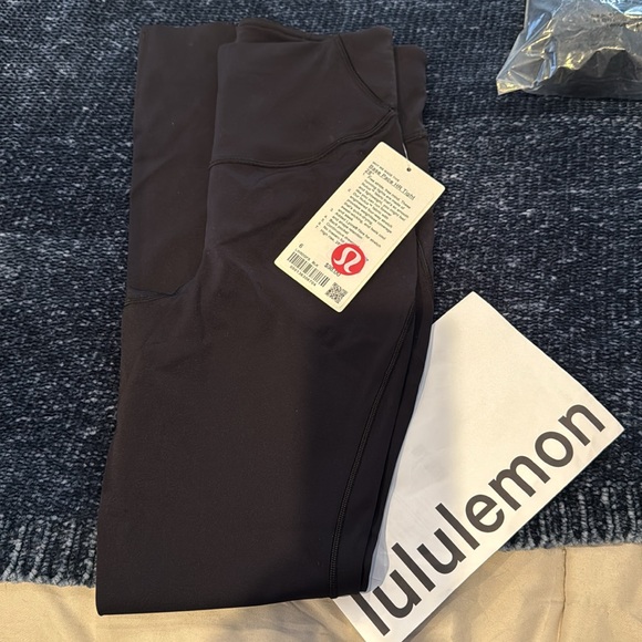 Sz 6 NWT LULULEMON base pace high rise tight 28” - Picture 2 of 2